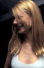GWYNETH PALTROW Arrives at Met Gala in New York City 12/04/1995