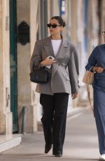 HAILEE STEINFELD Out and About in Paris 07/08/2025