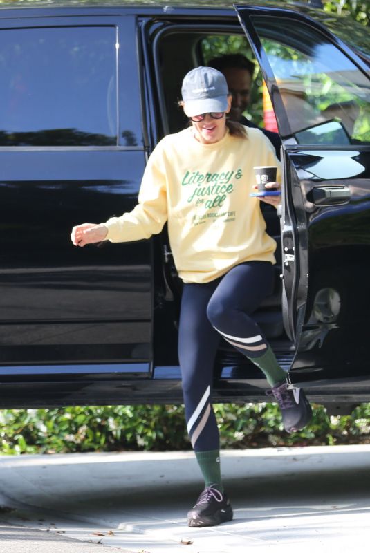 JENNIFER GARNER Enjoys a Ride in Her Boyfriend Pickup Truck 07/06/2025