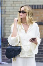 JENNIFER LAWRENCE Out for Dinner in an All-white Ensemble in New York City 07/08/2025