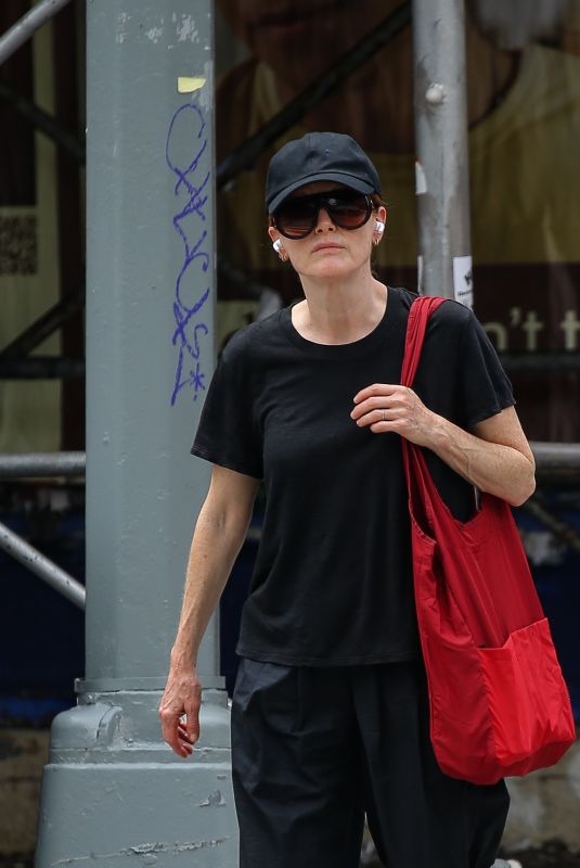 JULIANNE MOORE Out and About in New York City 07/11/2025