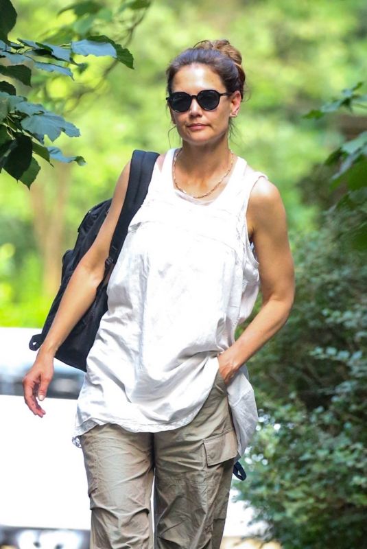 KATIE HOLMES Out in New York City 07/09/2025