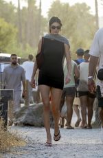 KENDALL JENNER Arrives at Shellona Beach Club in St. Tropez 07/06/2025