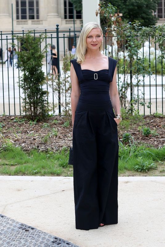 KIRSTEN DUNST at Chanel Haute Couture Fall/winter 2025/2026 Show at Paris Fashion Week 07/08/2025
