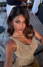 KOMAL ILSANKER - Instagram Photos 07/04/2025