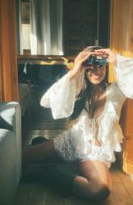 KOMAL ILSANKER - Instagram Photos 07/11/2025