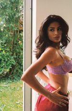KOMAL ILSANKER - Instagram Photos 07/14/2025