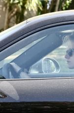 KRISTEN STEWART Stops by a Friend