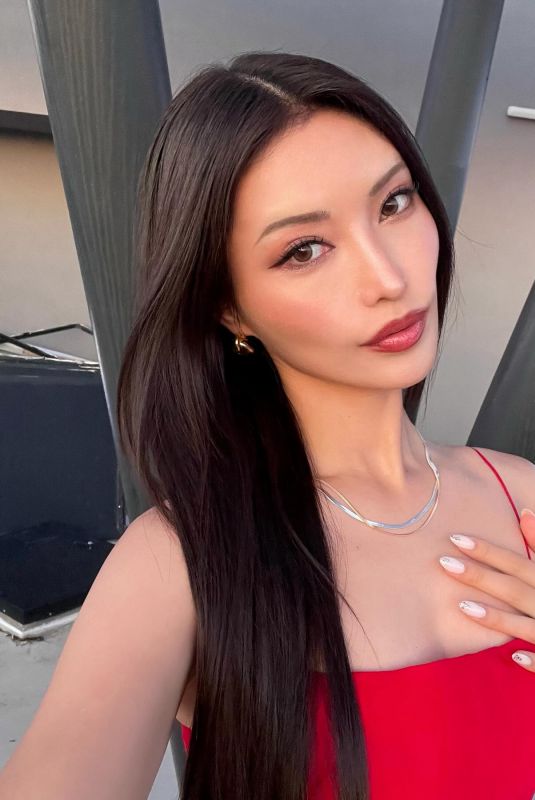 MIKA TAKEUCHI - Instagram Photos 07/25/2025