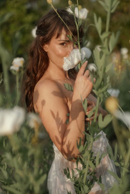 MILANA VAYNTRUB - Instagram Photos 07/08/2025