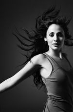 NATALIE IMBRUGLIA - Velvet Minimalism 2005 Photoshoot