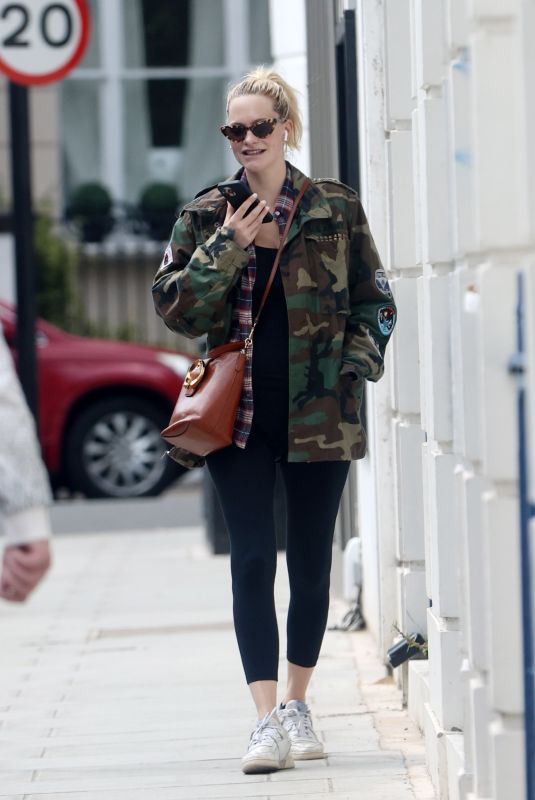 POPPY DELEVINGNE Out and About in Notting Hill 07/04/2025