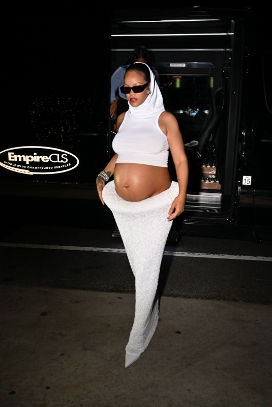 Pregnant RIHANNA Arrives at Giorgio Baldi in Santa Monica 07/13/2025