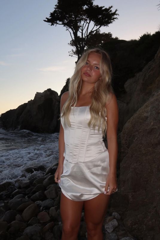 PRESSLEY HOSHBACH - Instagram Photos 07/26/2025