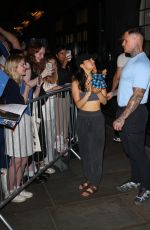 RACHEL ZEGLER Signs Autographs for Fans outside London Palladium 07/04/2025