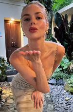 SAMARA WEAVING - Instagram Photos 07/24/2025