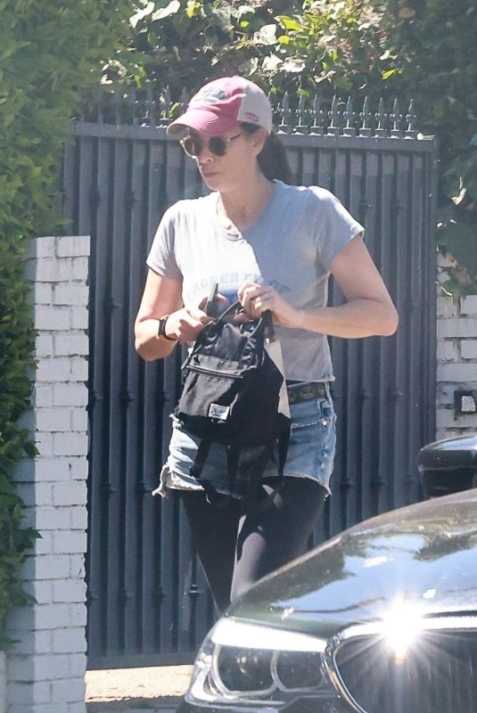 SARAH SILVEMRAN Out for a Workout Session in Los Angeles 07/08/2025