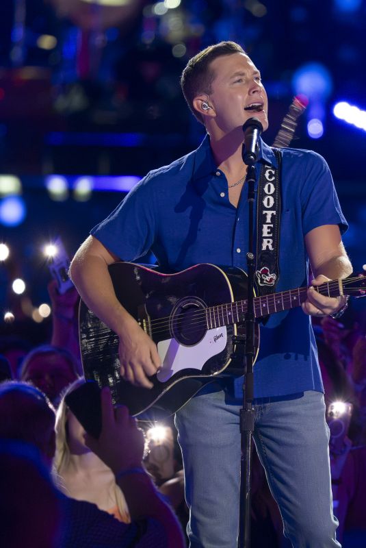 Scotty McCreery - CMA Fest Day 1 at Nissan Stadium, Nashville, TN 06/05/2025