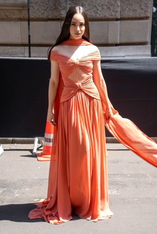 SOFIA CARSON Arrives at Elie Saab Show at Paris Fashion Week 07/09/2025