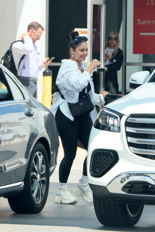 VANESSA HUDGENS Aarrives at LAX Airport in Los Angeles 07/24/2025