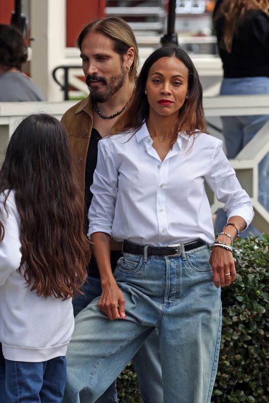 ZOE SALDANA and Family Enjoy 4th of July Parade in Montecito 07/04/2025