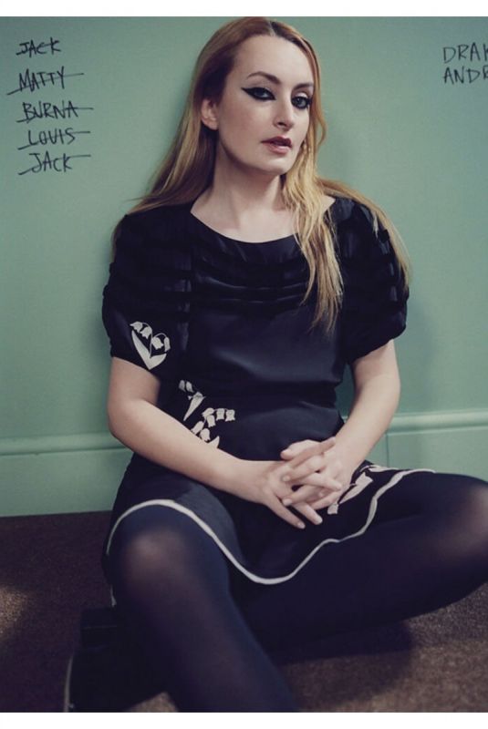 AMELIA DIMOLDENBERG for 10 Magazine, Australia March 2023