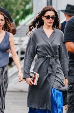 ANNE HATHAWAY Arrives on the Set of The Devil Wears Prada 2 in New York City 08/19/2025