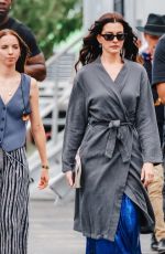 ANNE HATHAWAY Arrives on the Set of The Devil Wears Prada 2 in New York City 08/19/2025