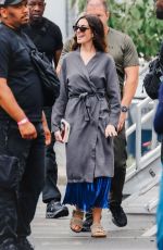 ANNE HATHAWAY Arrives on the Set of The Devil Wears Prada 2 in New York City 08/19/2025