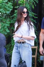 ANNE HATHAWAY Leaves Set of Devil Wears Prada 2 in New York City 08/14/2025