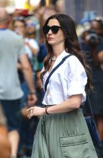 ANNE HATHAWAY on the Set of The Devil Wears Prada 2 in New York City 08/07/2025