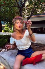 ANNE WINTERS - Instagram Photos 08/19/2025