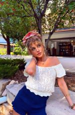 ANNE WINTERS - Instagram Photos 08/19/2025