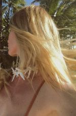 CINTIA DICKER - Instagram Photos 08/19/2025