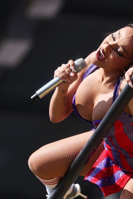 DOJA CAT Performs at FIFA Club World Cup 2025 Halftime 07/13/2025
