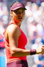 EMMA RACUANU LOses in Women