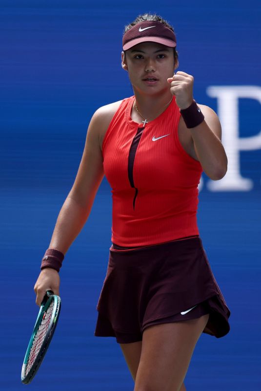 //EMMA RADUCANU Defeats Janice Tjen in Women