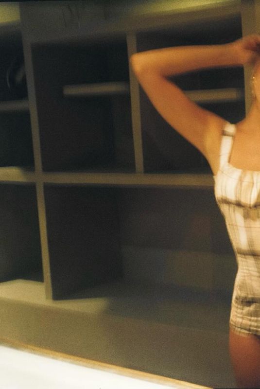ESTER EXPOSITO - Instagram Photos 08/23/2025