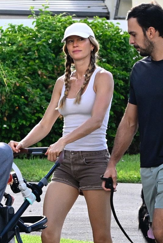 GISELE BUNDCHEN and Joaquim Out with Their Baby in Miami 08/17/2025