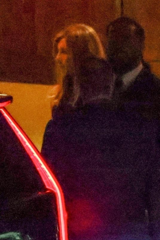 JENNIFER ANISTON and Jim Curtis on a Dinner Date in Los Angeles 08/20/2025