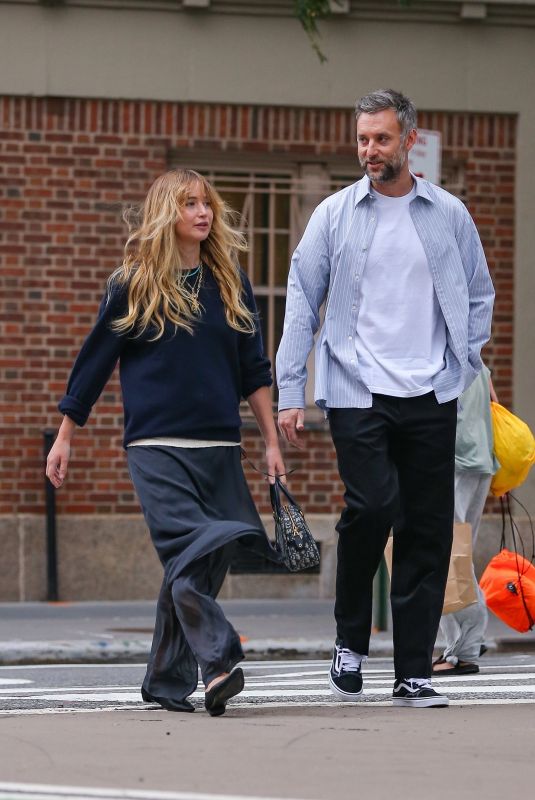 JENNIFER LAWRENCE and Cooke Maroney at a Bike Ride in New York City 08/21/2025