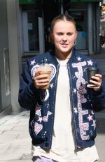 JOJO SIWA with a Coffee on Solo London Outing 08/14/2025