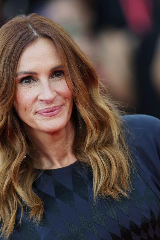 JULIA ROBERTS at After The Hunt Premiere at 82nd Venice International Film Festival 08/29/2025