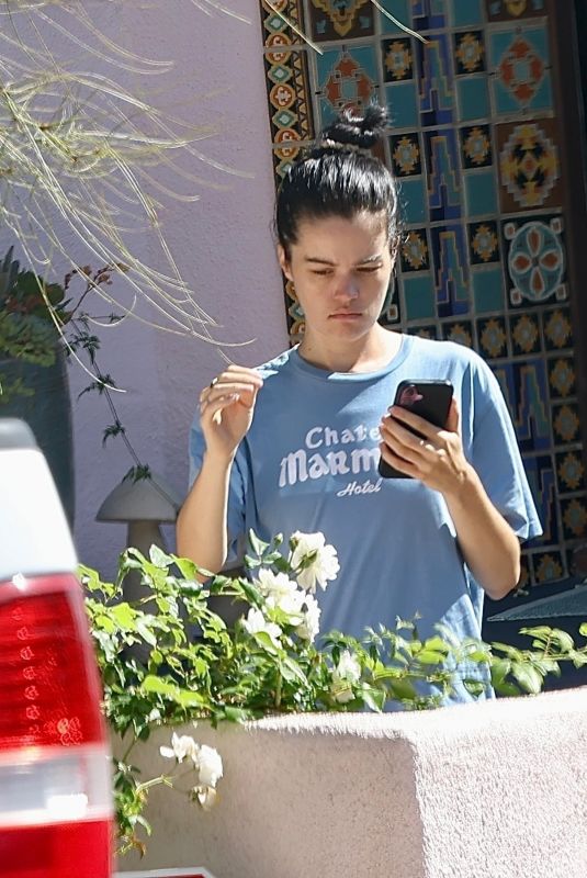 KATE BOWMAN Receiving Food Delivery in Los Angeles 08/21/2025
