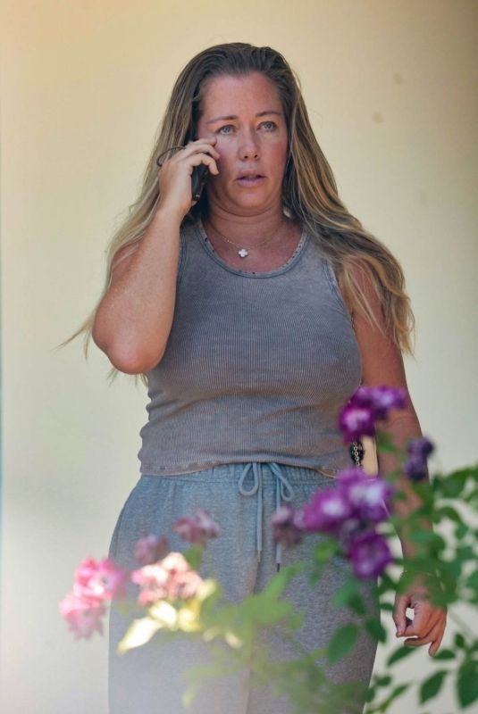 KENDRA WILKINSON Visiting a Nail Salon in Calabasas 08/19/2025