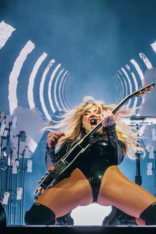 KESHA - Instagram Photo 08/19/2025