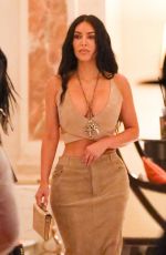 KIM KARDASHIAN Enjoys Sinner and Gelato Near Piazza Navona in Rome 08/26/2025