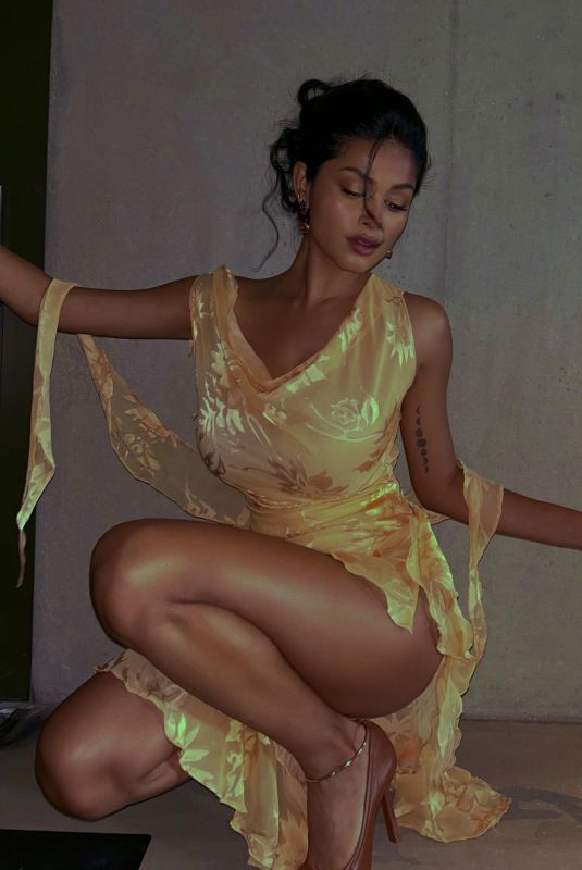 KOMAL ILSANKER - Instagram Photos 08/25/2025