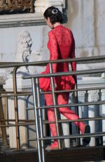 LILY COLLINS Filming Emily in Paris in Venice 08/16/2025