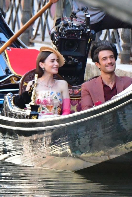 LILY COLLINS Filming Emily in Paris in Venice 08/23/2025